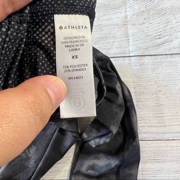 Athleta 598755 Ultimate Stash Pocket Printed Capri Black Print Women's Extra Sm - Picture 10 of 13